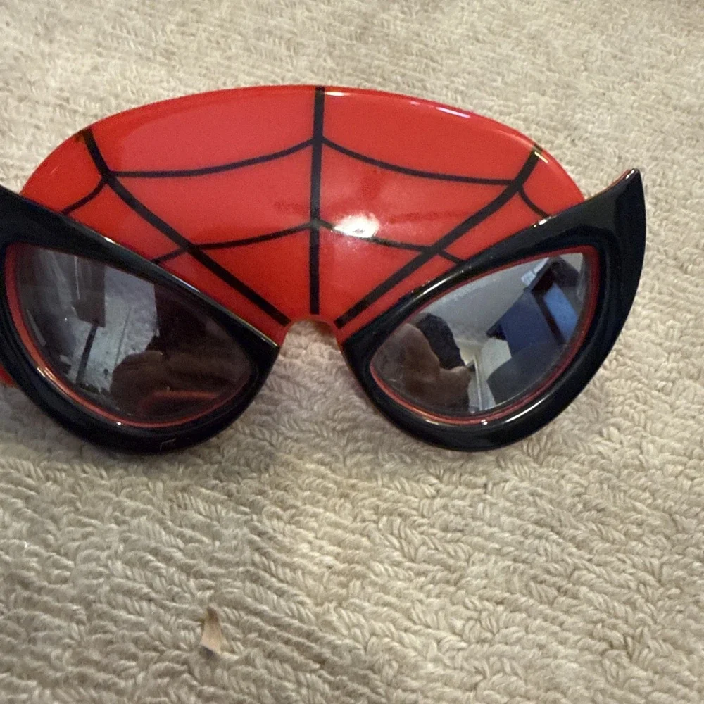 Kids/Boys Sunglasses Lot of 5 Spider-man & Batman Sunglasses- Parties, Play, Fun